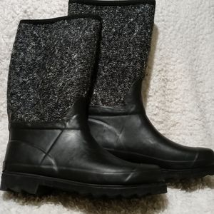Women's size 9 Muk Luks rain boots, Black!